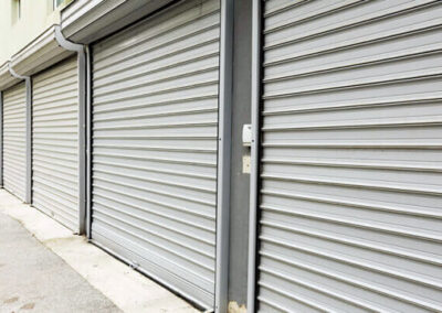 Acessórios para porta de enrolar