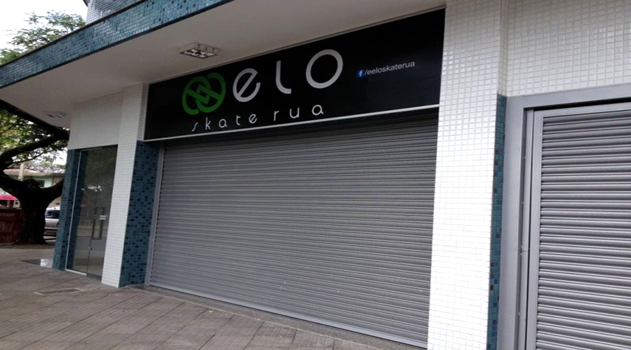 Porta automatizada de enrolar em Mâncio Lima: soluções para serralheiros