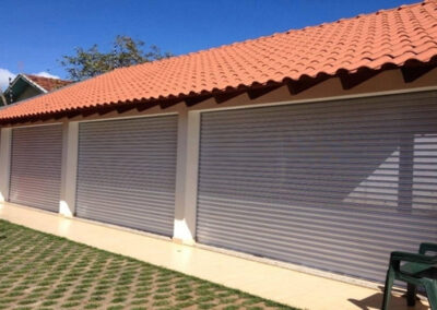 Porta automatizada de enrolar