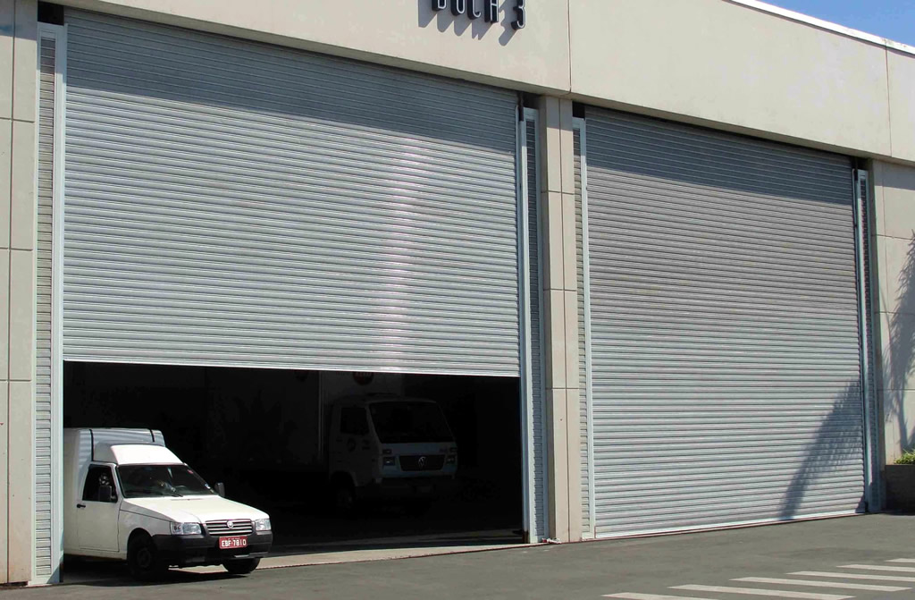 Compre Portas de enrolar automatizadas com fabricante em Altaneira